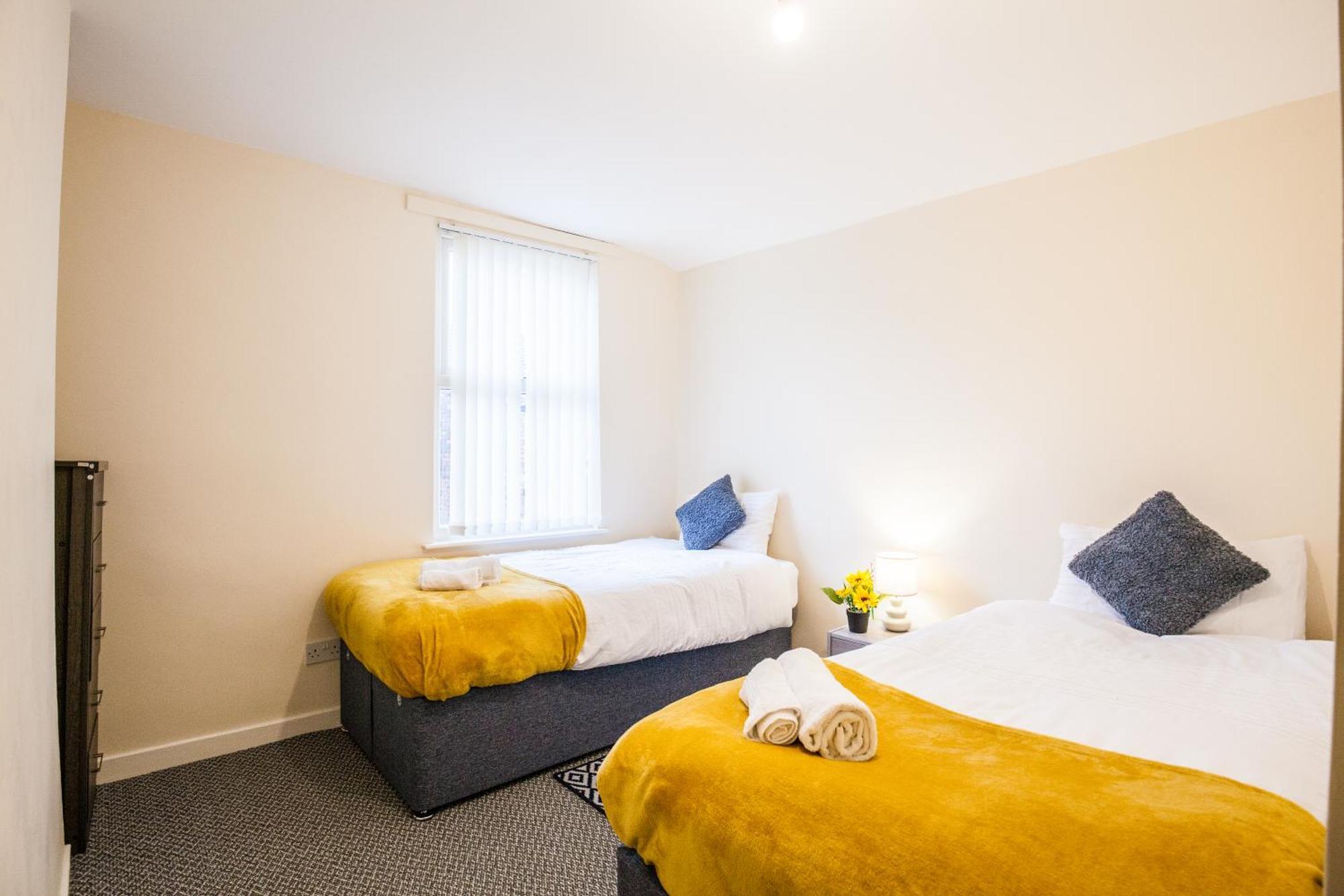Divine Accommodation Liverpool Exterior photo